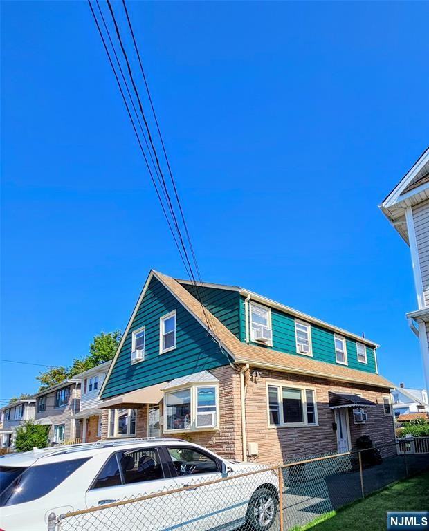 72 Front St - Photo 2 of 14