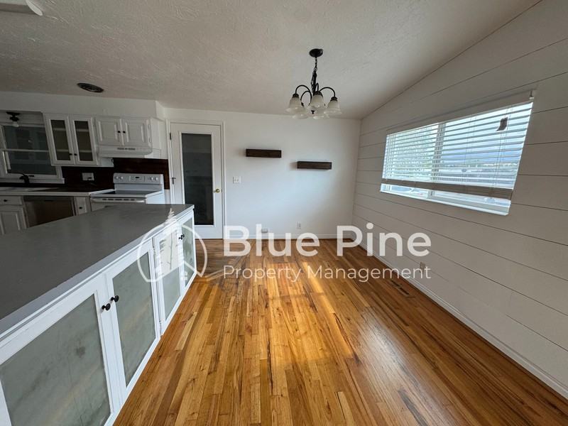 1861 Gallup St - Photo 5 of 18