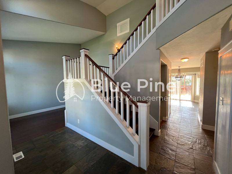 157 Leesburg Ln - Photo 3 of 40