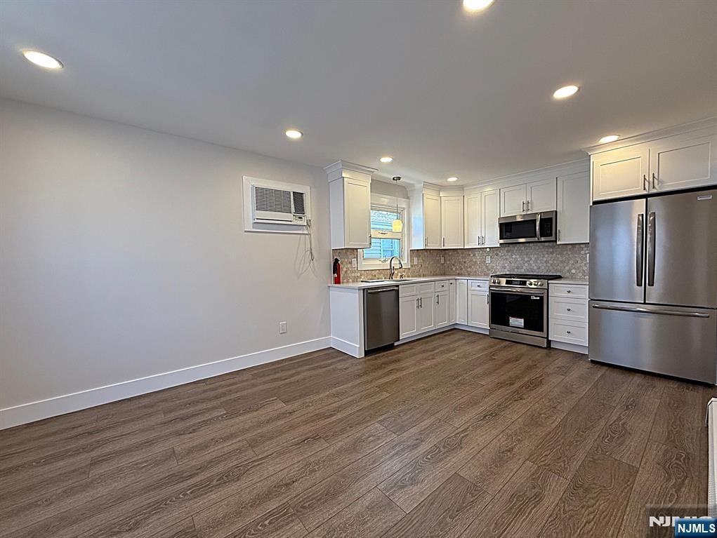 682 Valley Brook Avenue ##2 - Photo 6 of 19