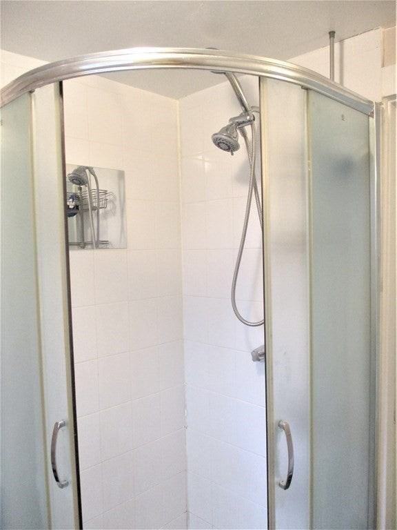 63 Arlington St - Photo 7 of 9