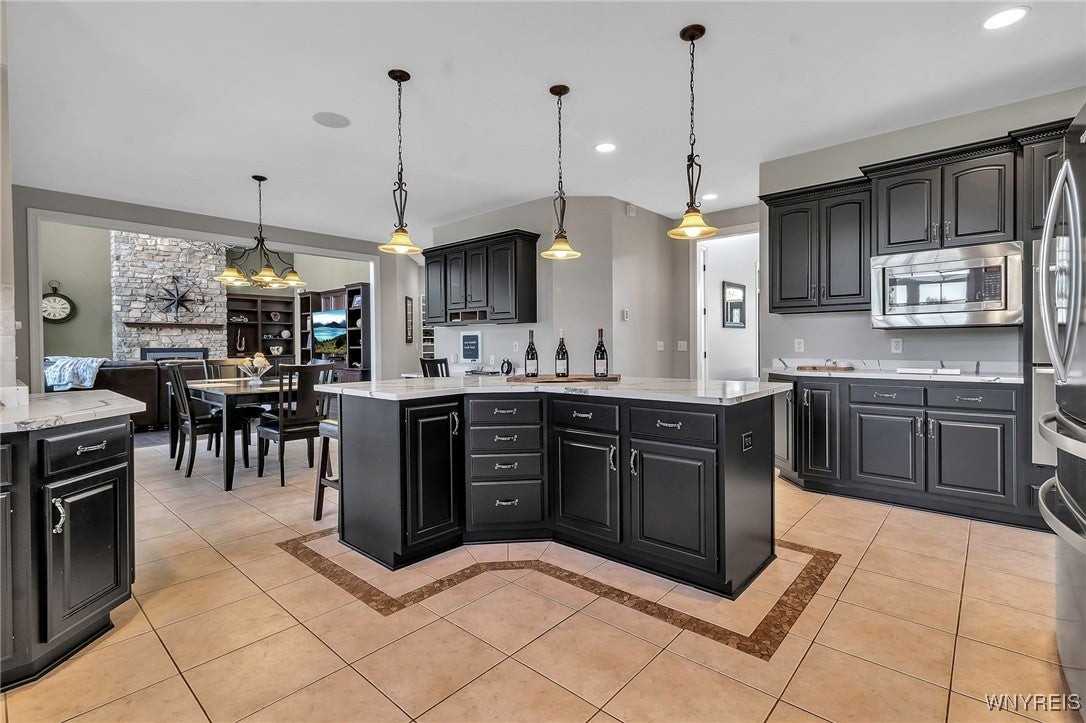 6408 Heise Rd - Photo 2 of 50