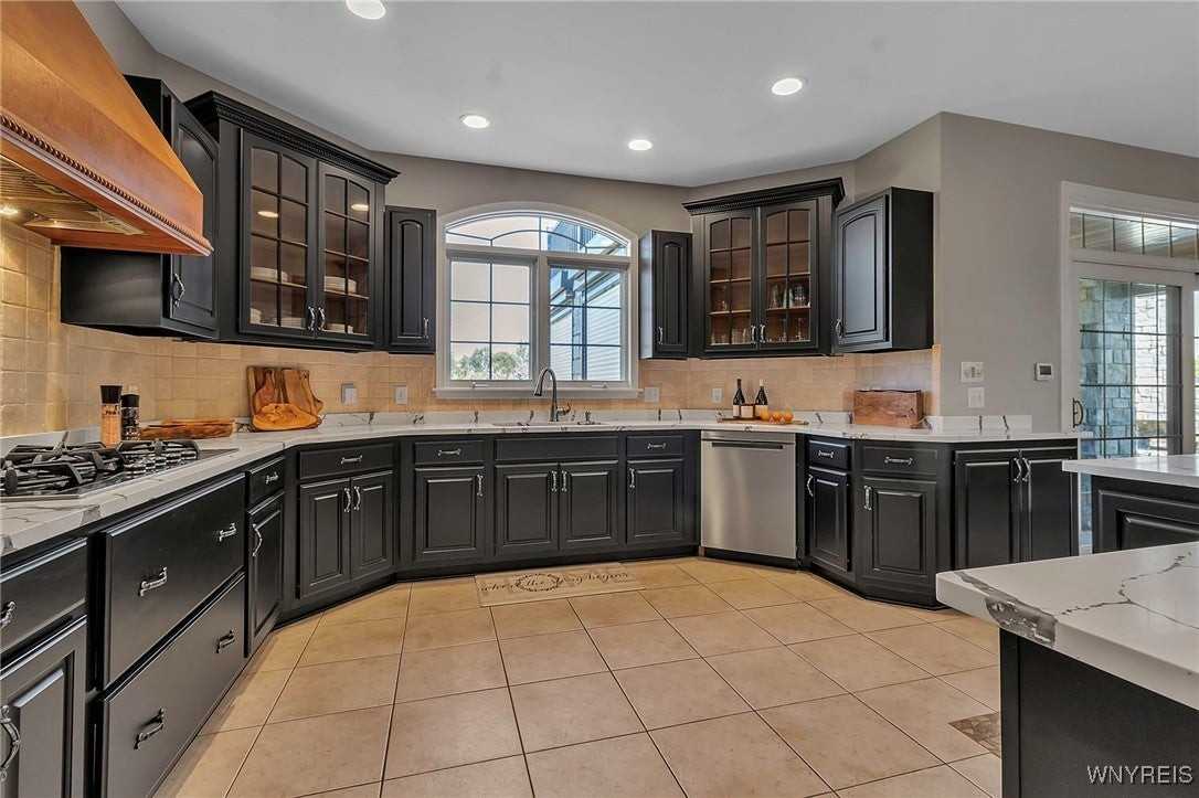 6408 Heise Rd - Photo 3 of 50