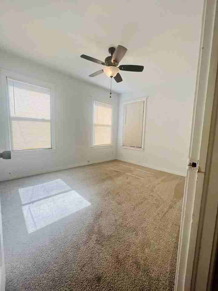 2001 San Antonio St - Photo 3 of 14