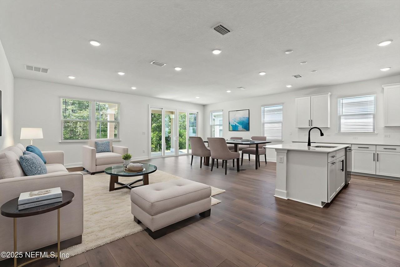 968 Lightsey Crossing Ln - Photo 4 of 33