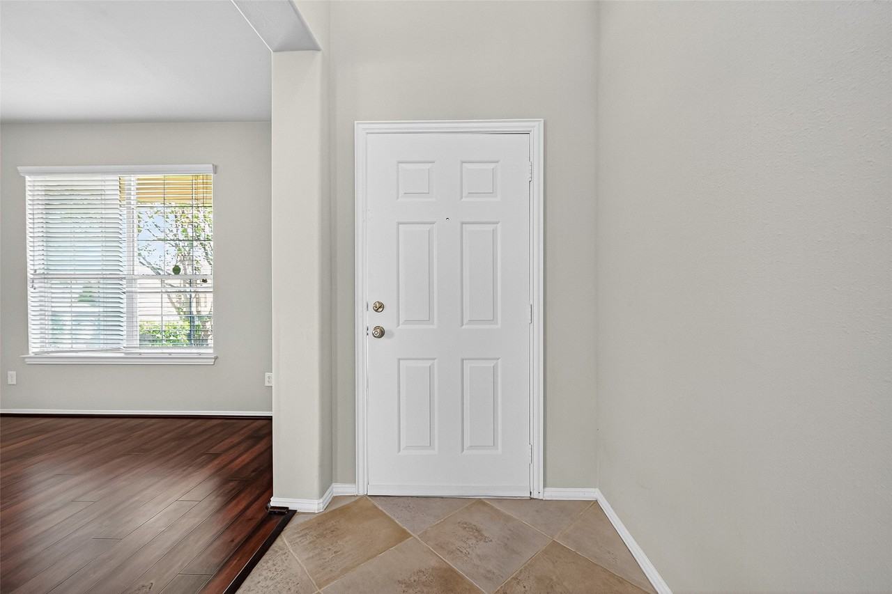 4815 Claymill Ct - Photo 4 of 47