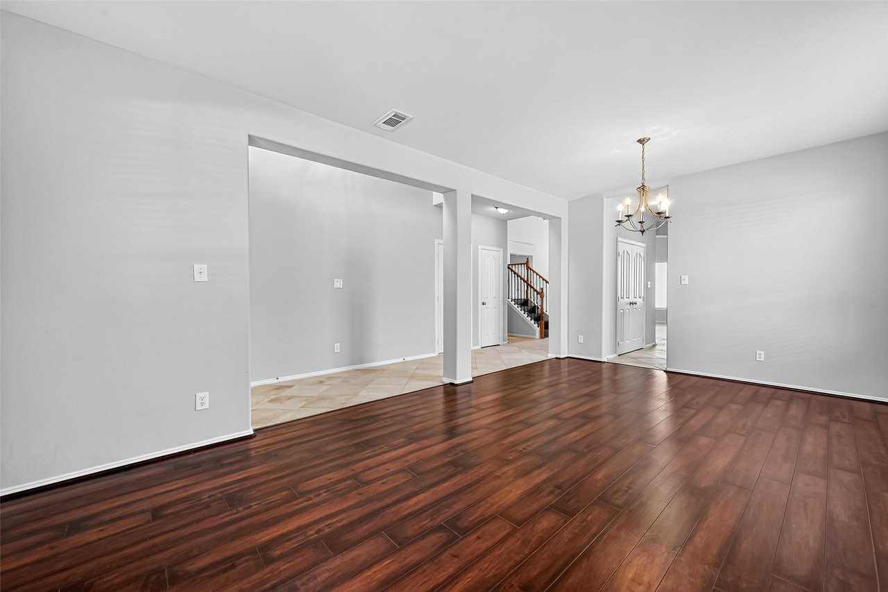 4815 Claymill Ct - Photo 6 of 47