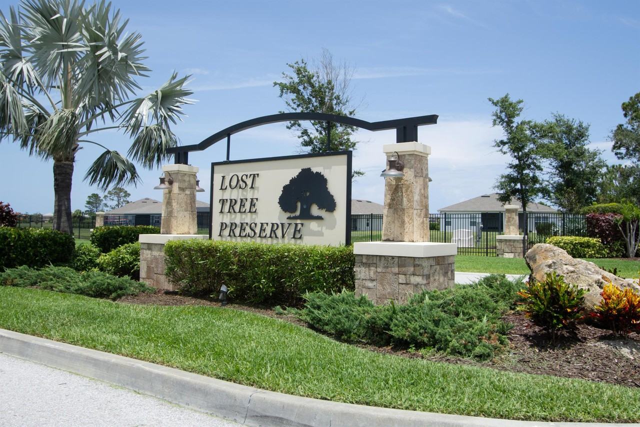 4389 Lago Cir - Photo 2 of 21