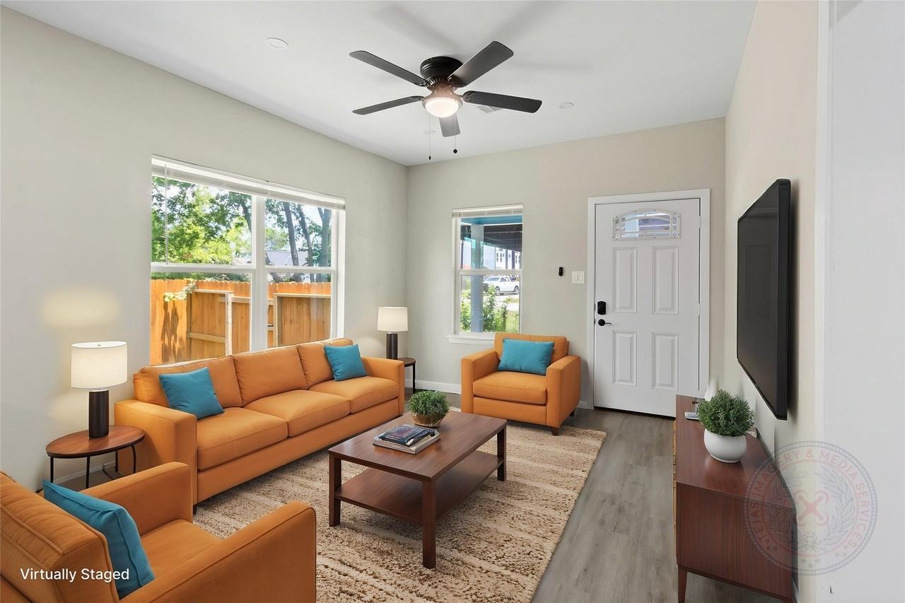 8402 Bassett St - Photo 5 of 23