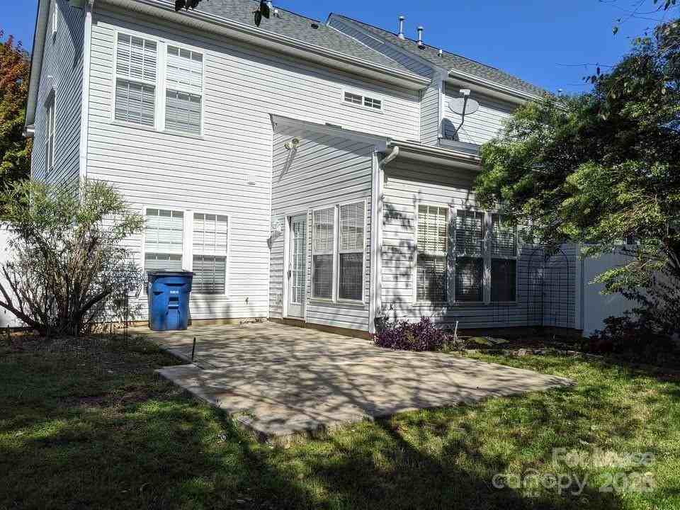 5044 Parkview Way - Photo 2 of 19