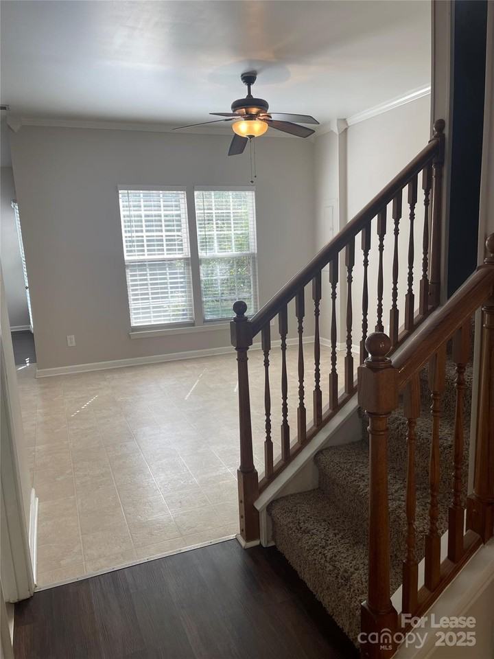 5044 Parkview Way - Photo 5 of 19