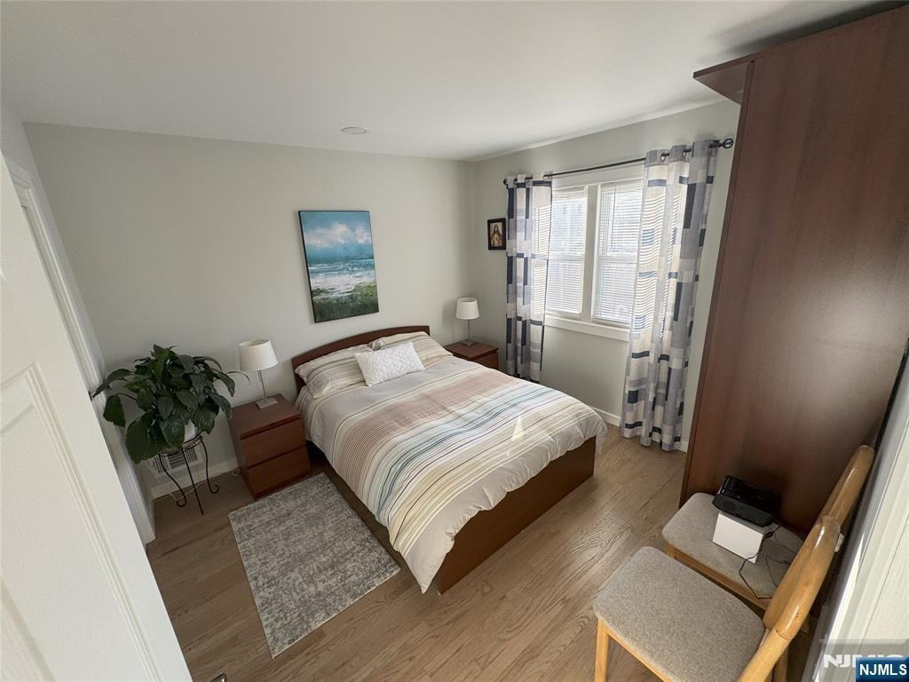 261 Schuyler Ave - Photo 6 of 10