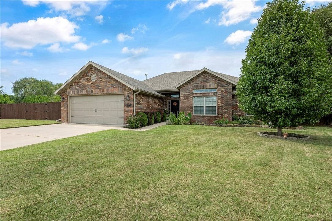 307 Blair Cir - Photo 2 of 25