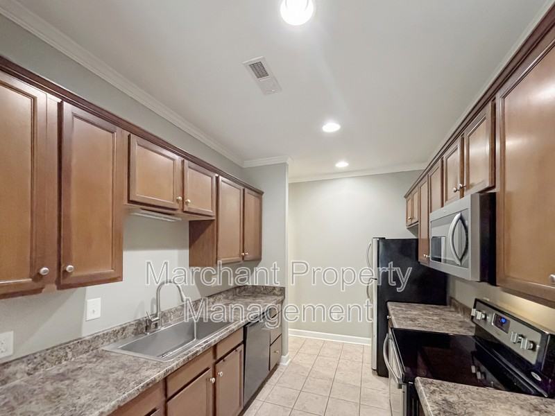 209 Biddeford Pl - Photo 6 of 25