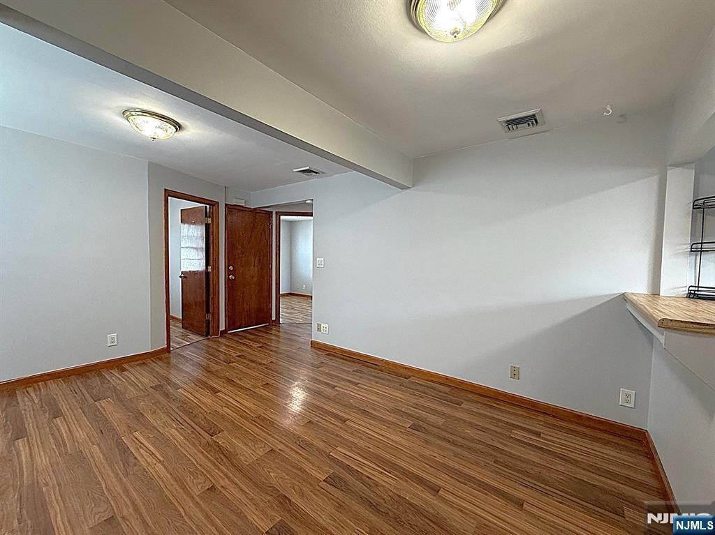 446 Post Ave ##2 - Photo 5 of 19