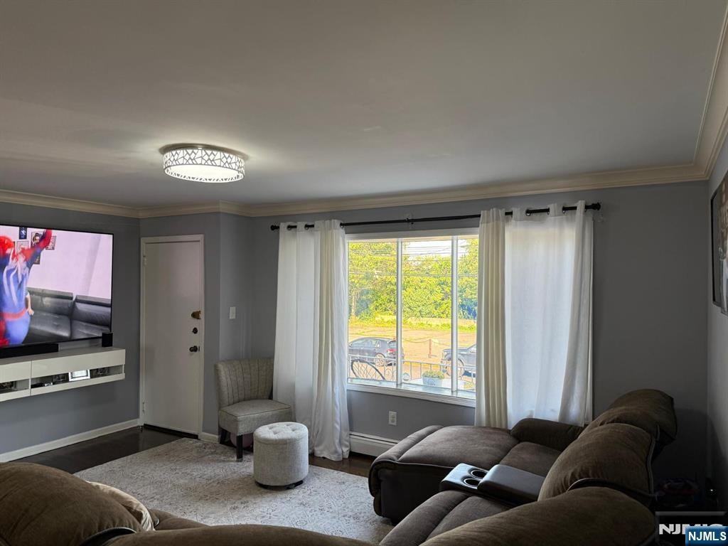 621 Schuyler Ave ##2 - Photo 3 of 7