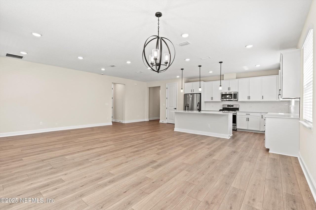 916 Lightsey Crossing Ln - Photo 7 of 33