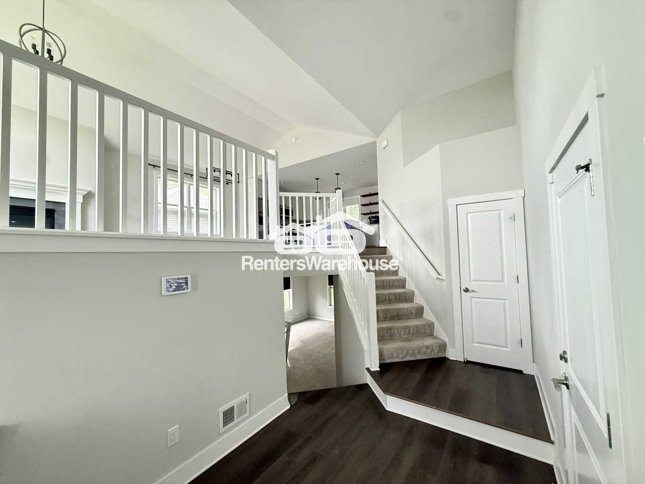 7217 51st Ave N - Photo 3 of 37