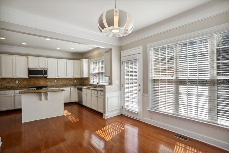 5037 Colchester Ct Se - Photo 7 of 25