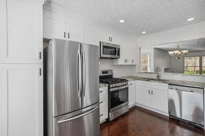 401 Defoors Lndg Nw - Photo 7 of 34