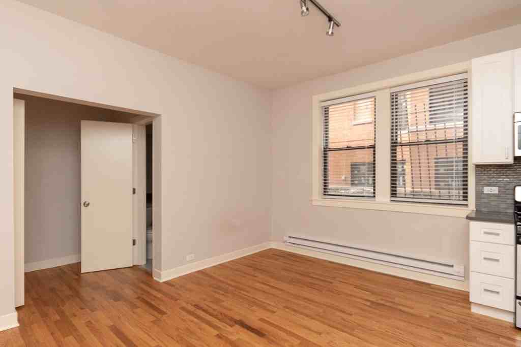 2420 North Kedzie Boulevard #B05 - Photo 7 of 17