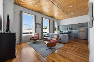 featured image of 10 W Main St #7