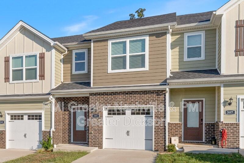 305 Masters Way - Photo 2 of 33