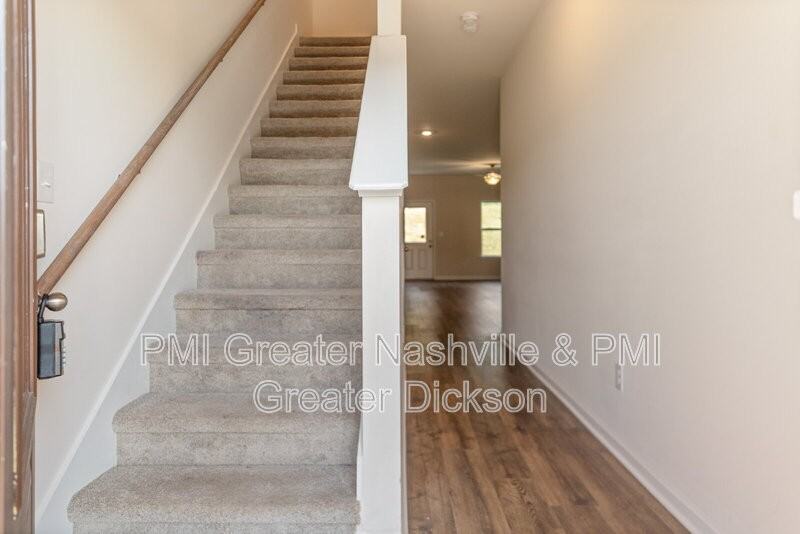 305 Masters Way - Photo 7 of 33
