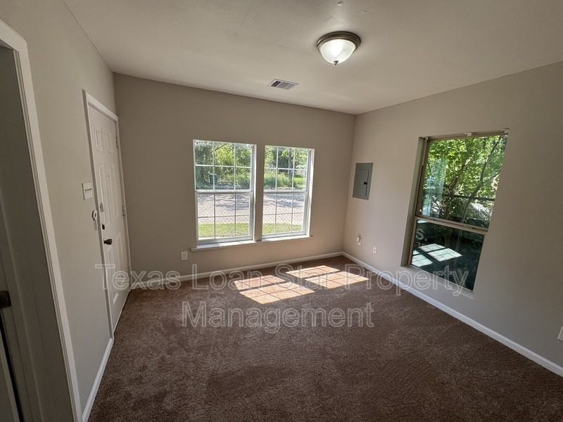 3231 Holman Street - Photo 3 of 11