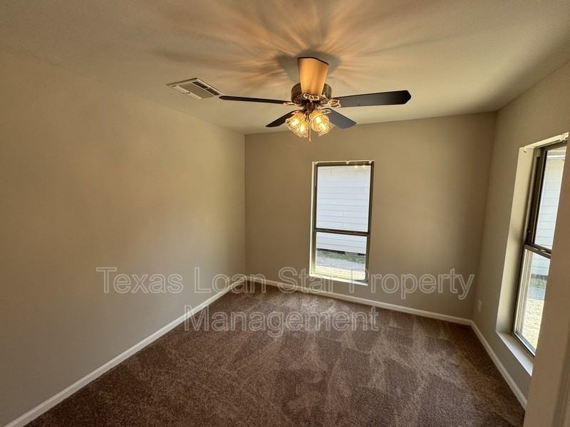 3231 Holman Street - Photo 4 of 11