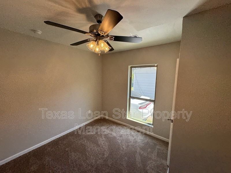 3231 Holman Street - Photo 5 of 11