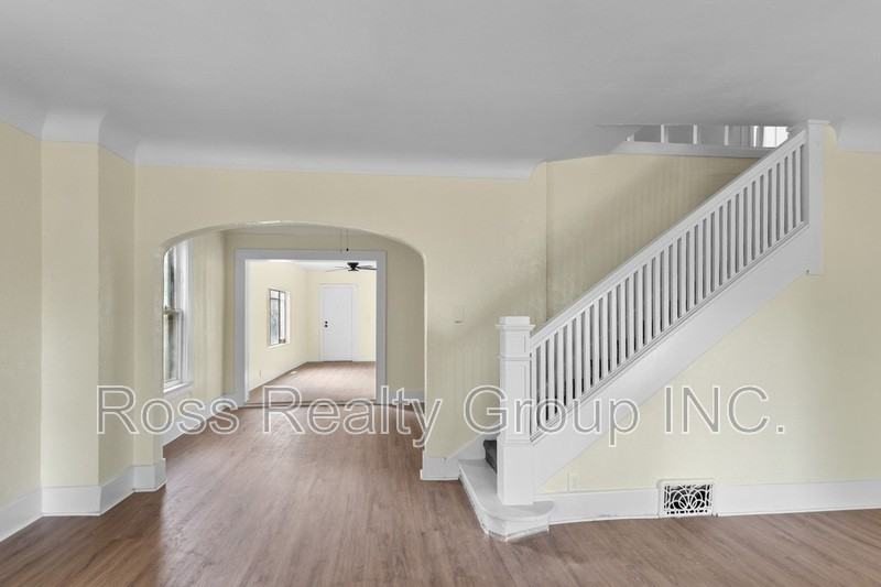 1149 Fernwood Ave - Photo 3 of 13