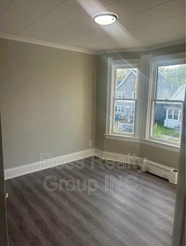 301 Eastern Ave - Photo 2 of 7