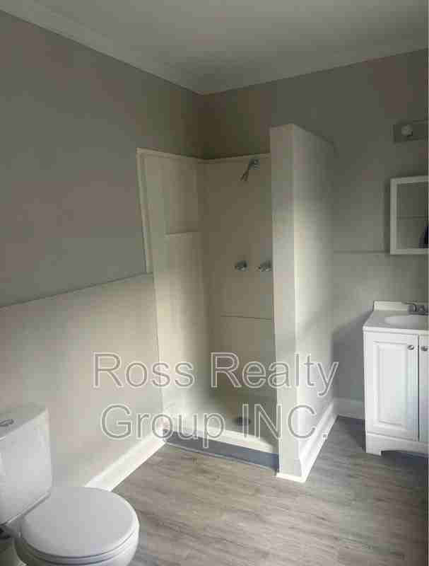 301 Eastern Ave - Photo 4 of 7