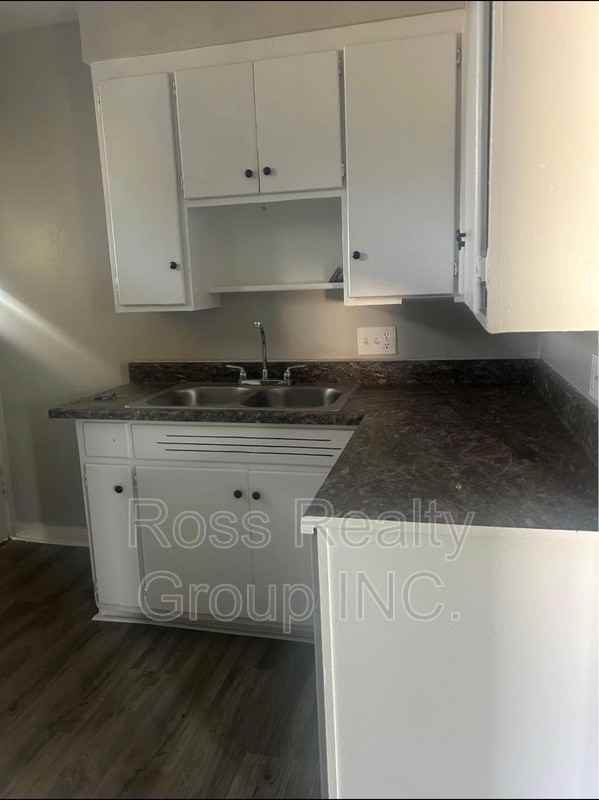 301 Eastern Ave - Photo 5 of 7