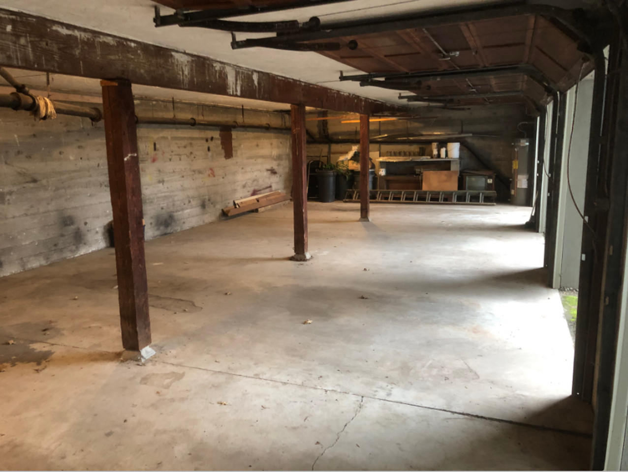 Exceptional Renovated Apartment Homes Ready to Lease! Don't Delay Apply Today! - Photo 2 of 5