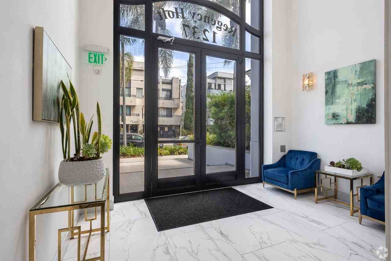 Regency Holt Apartments - Photo 4 of 50