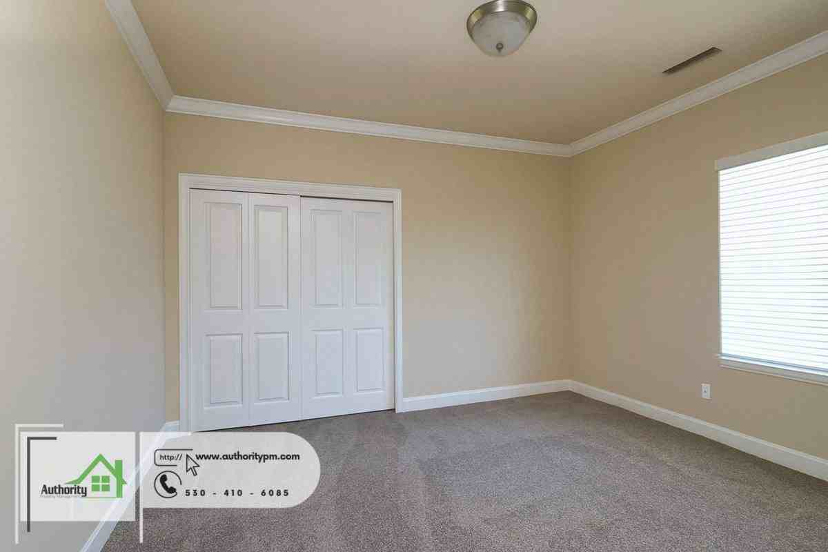 3966 Cambria Dr - Photo 3 of 10