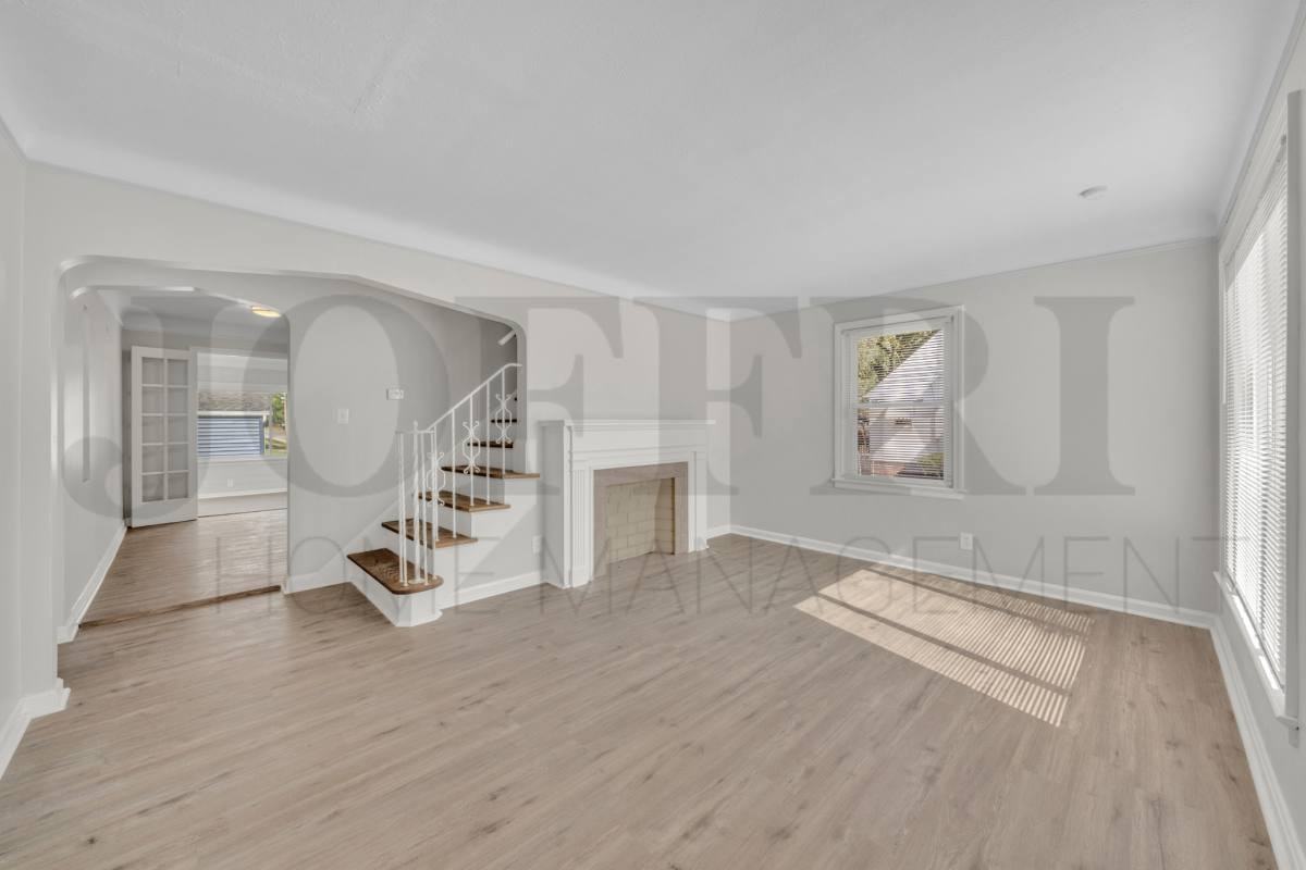 19621 Sunset Dr - Photo 3 of 10