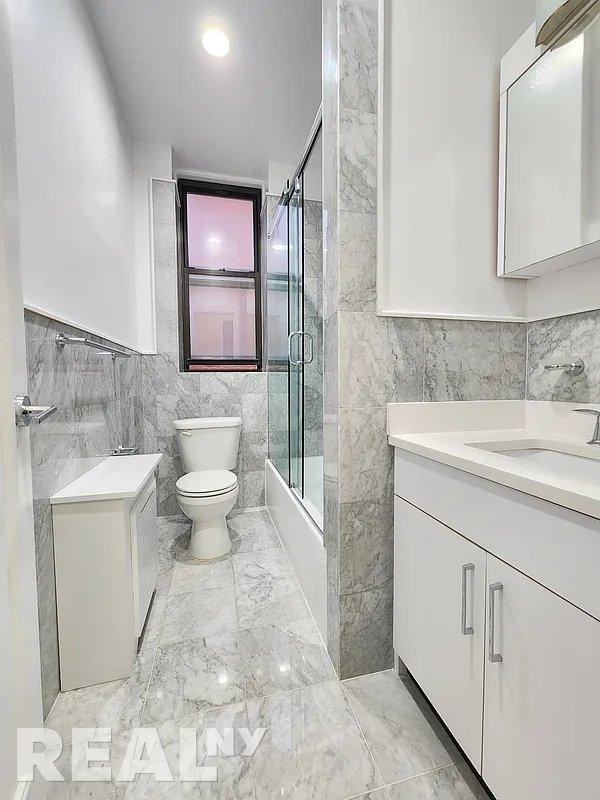 W 58th St #5C - Photo 5 of 5