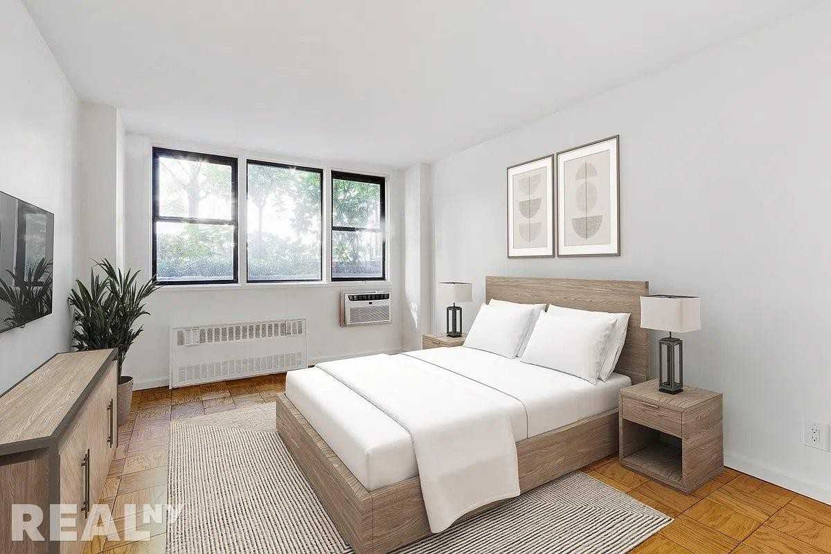 E 36th St #1H - Photo 4 of 6