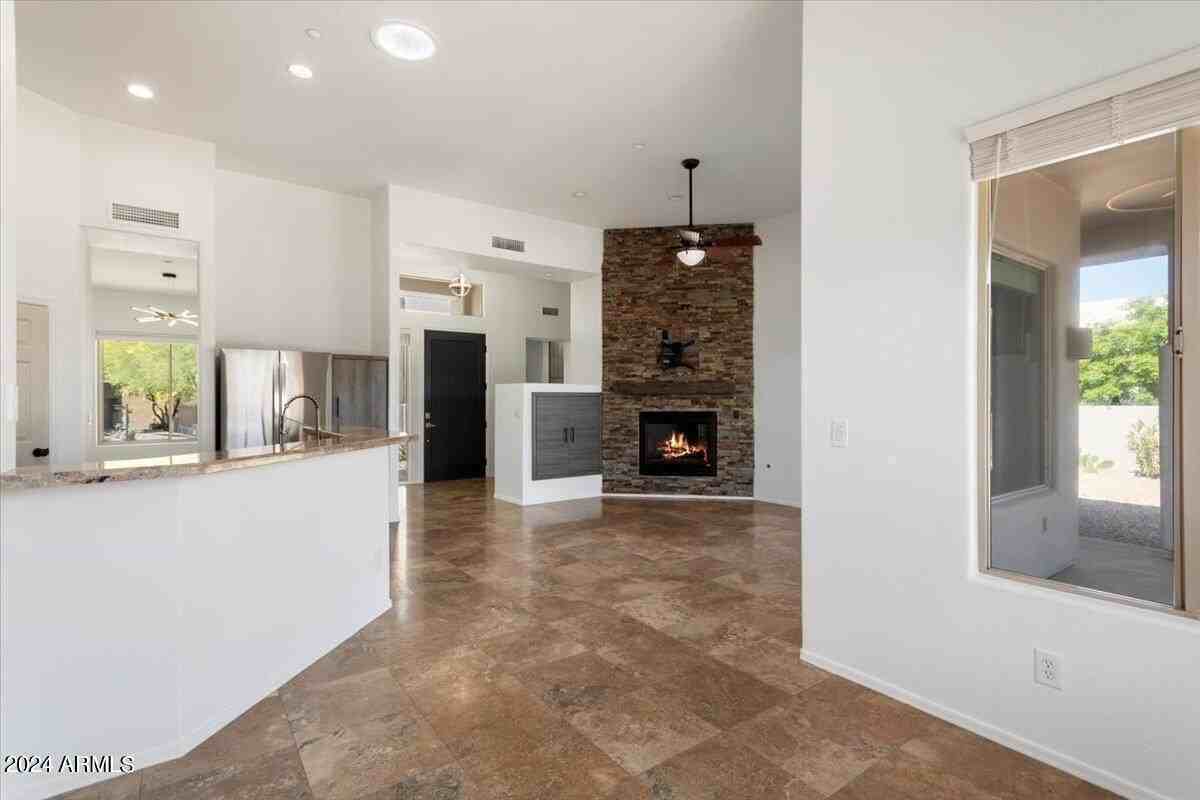 11318 E White Feather Ln - Photo 4 of 26