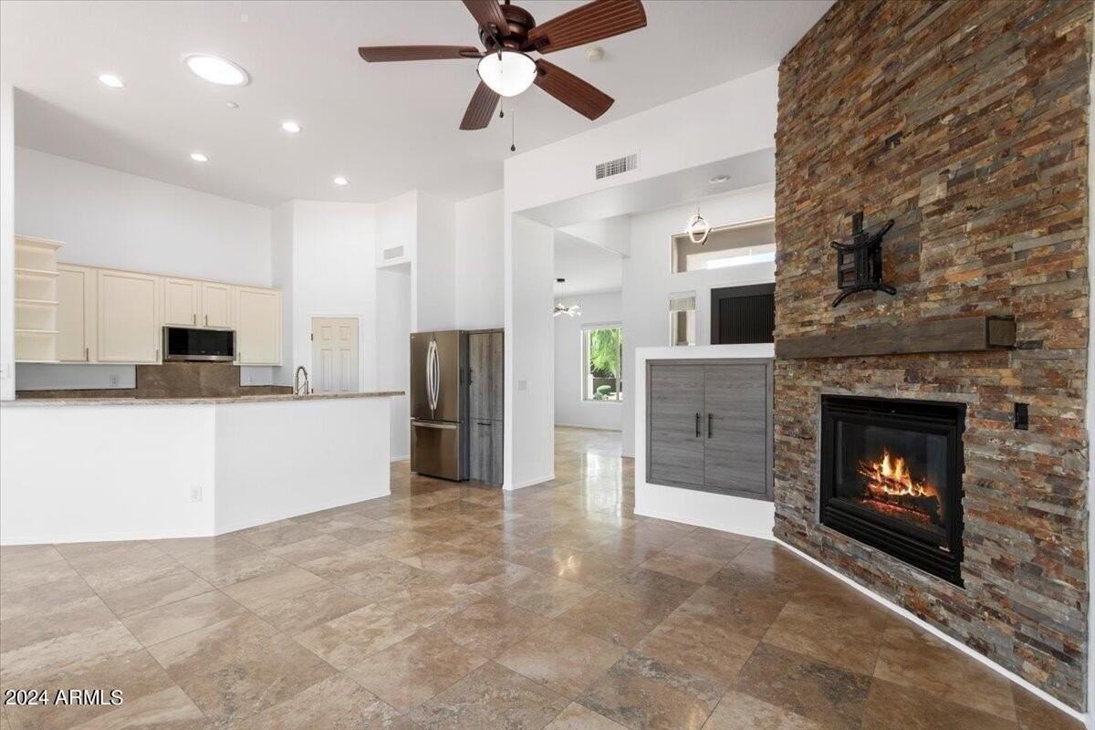 11318 E White Feather Ln - Photo 5 of 26