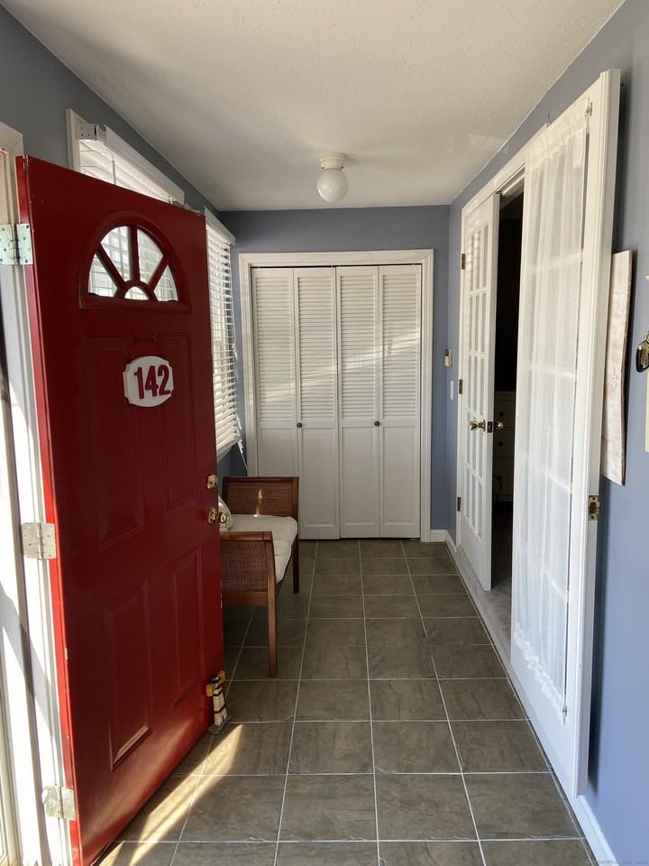 142 Old Black Point Rd - Photo 7 of 12