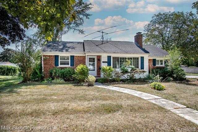 4163 Amherst Rd - Photo 2 of 34