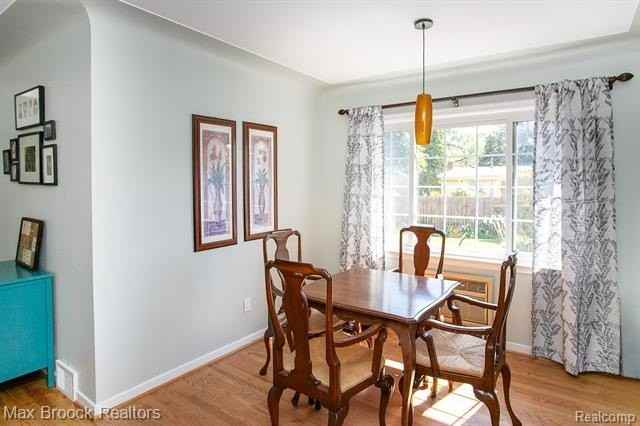 4163 Amherst Rd - Photo 5 of 34