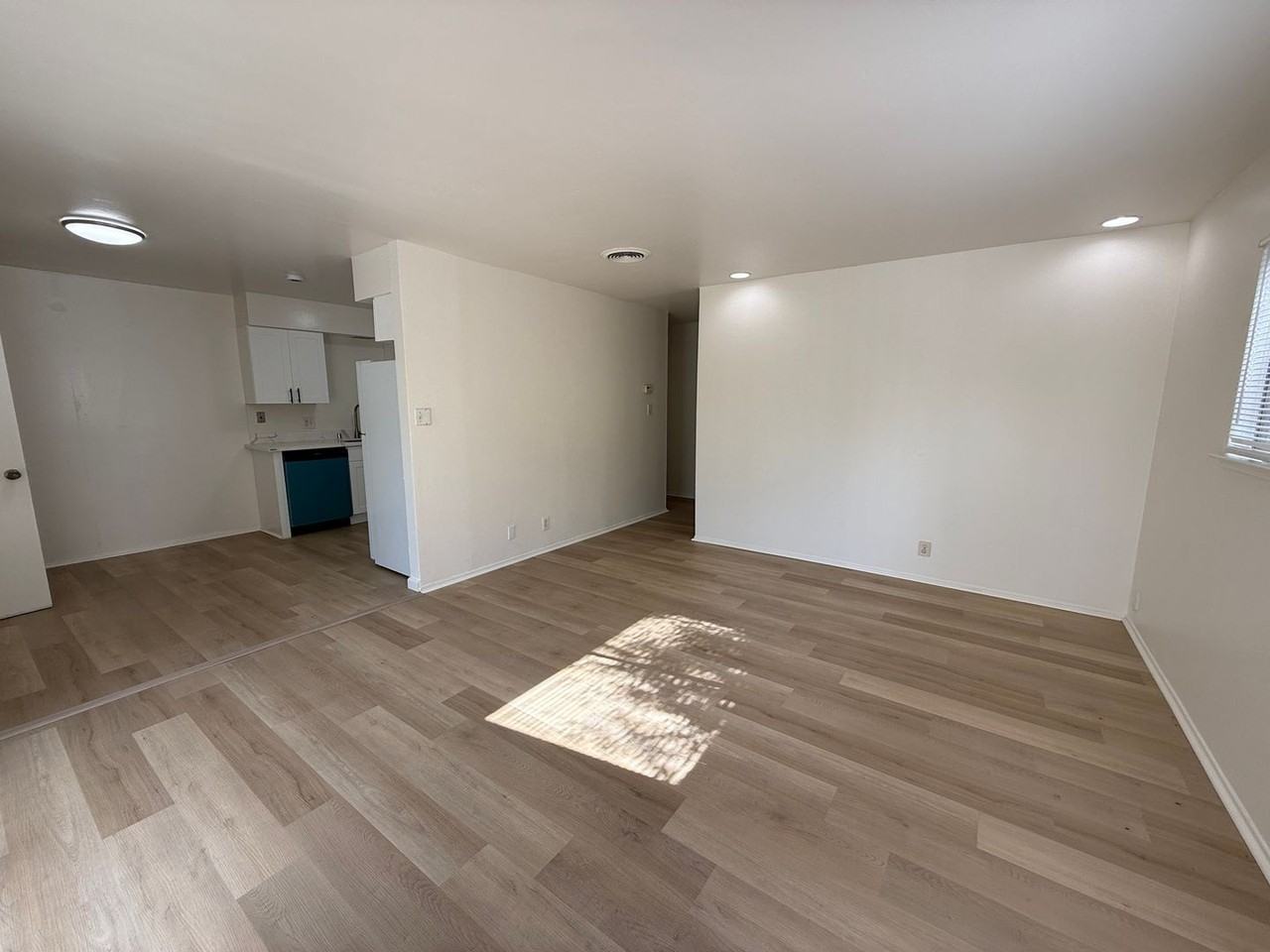 874 San Juan Dr - Photo 3 of 27