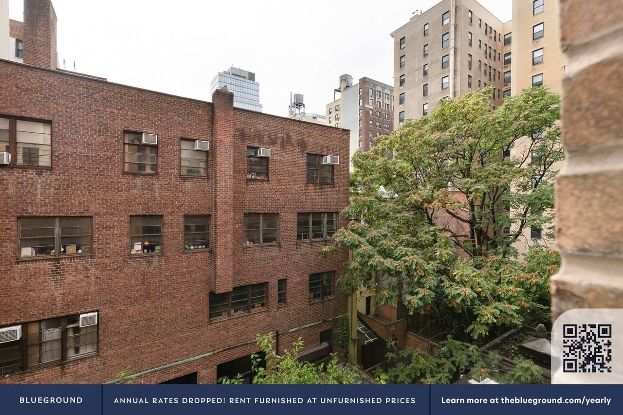 244 West 72nd Street - Photo 4 of 18