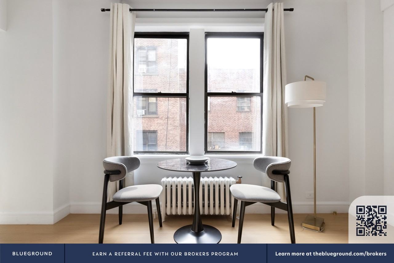 244 West 72nd Street - Photo 5 of 18