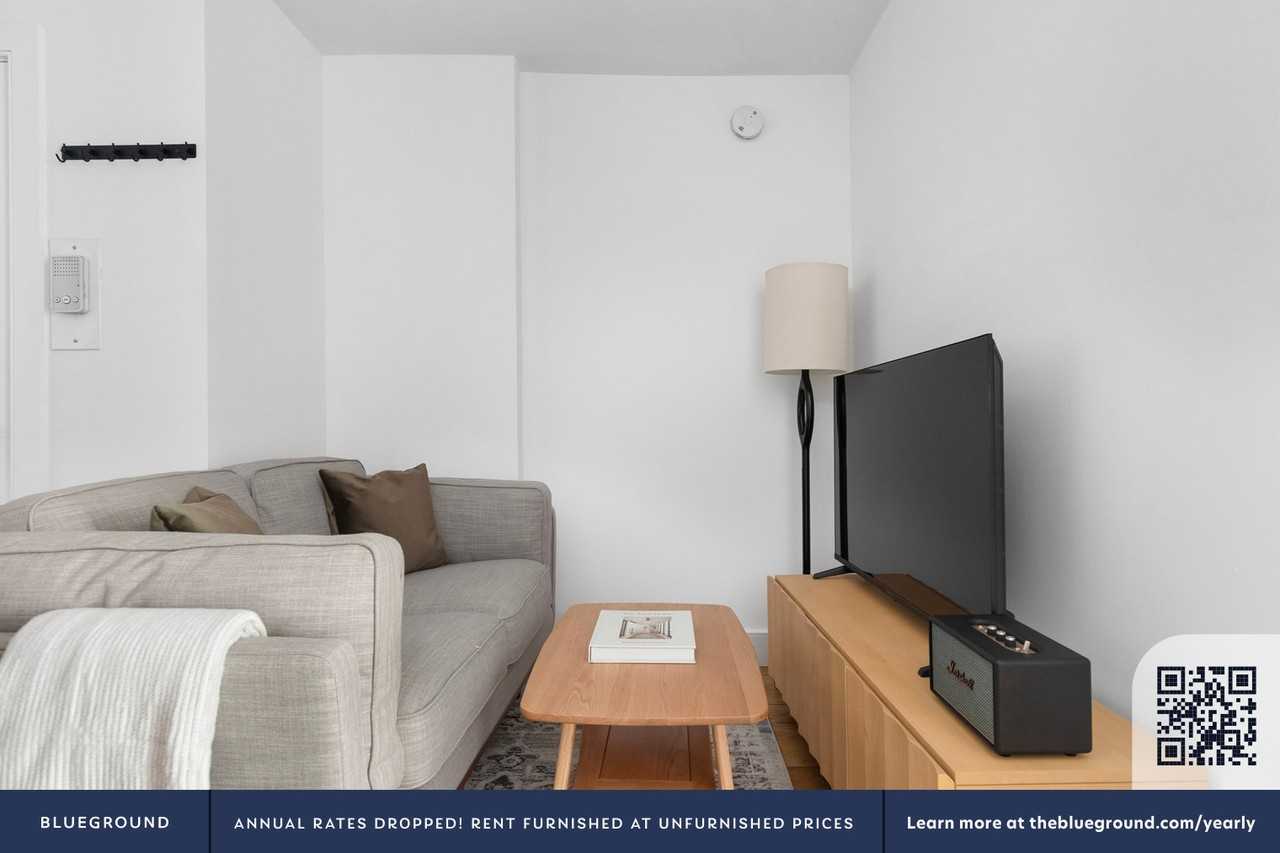 230 East 44th Street - Photo 4 of 23